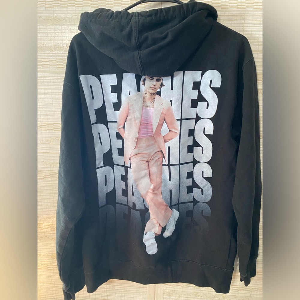 Justin Bieber Peaches sweat shirt from Justice world tour